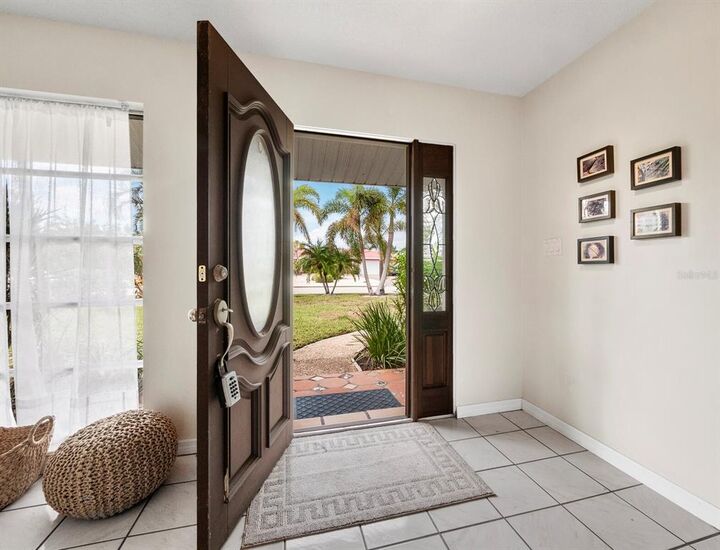 Property Photo:  510 Chipping Lane  FL 34228 