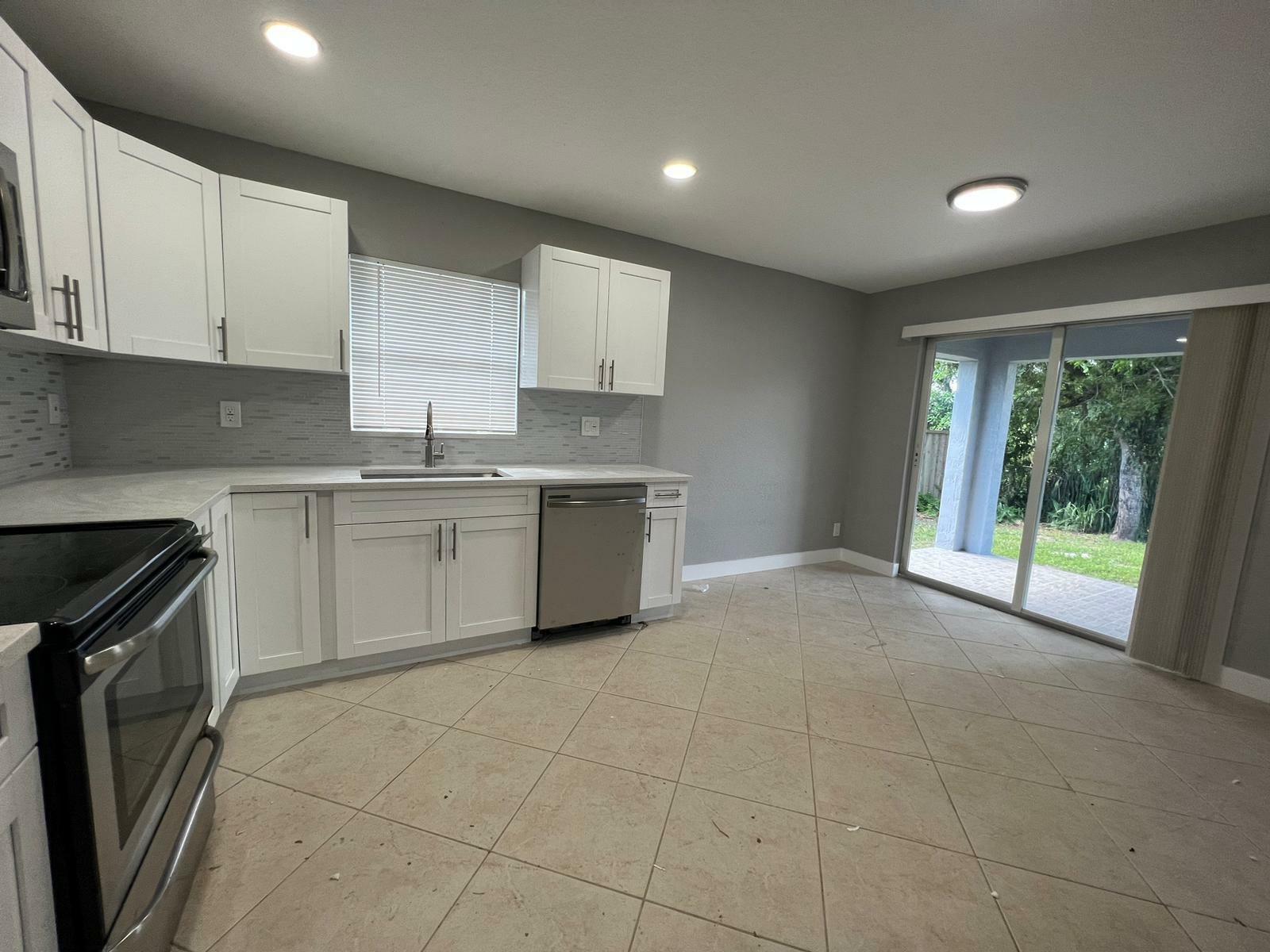 Property Photo:  305 Walker Avenue  FL 33463 