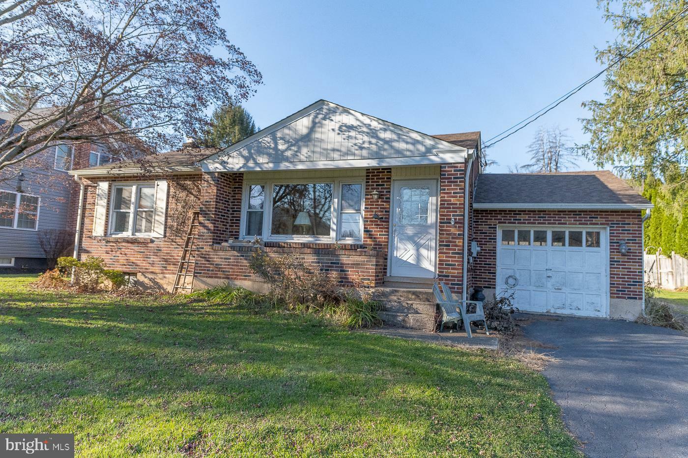 Property Photo:  2750 S Delaware Drive  PA 18042 