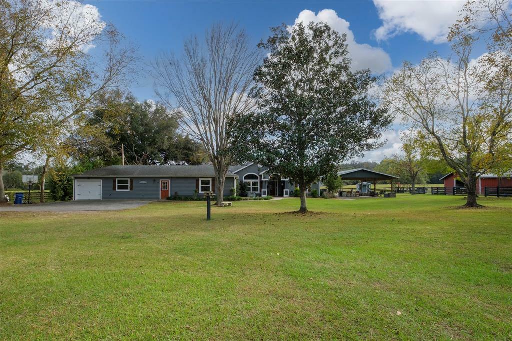 Property Photo:  20807 NW 70th Avenue  FL 32615 