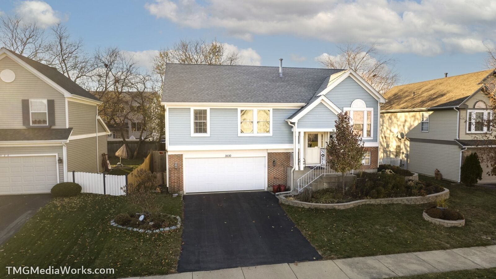 Property Photo:  3530 Fairfax Court W  IL 60504 