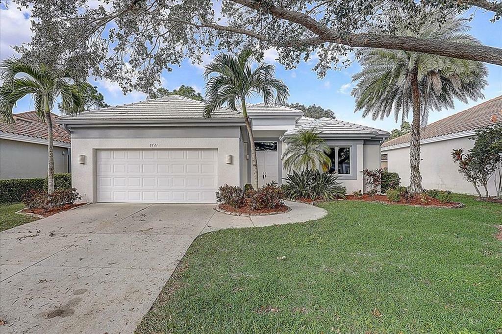 Property Photo: 8721 53rd Place E FL 34211