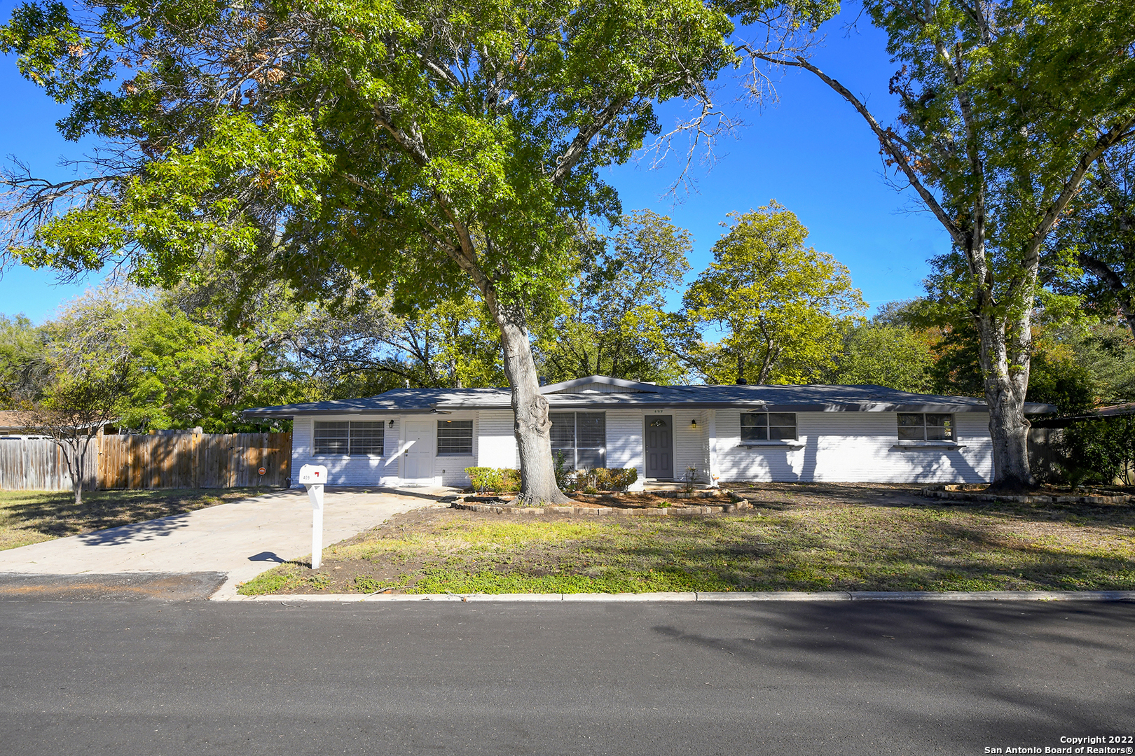 409 Driftwind Dr  Windcrest TX 78239 photo