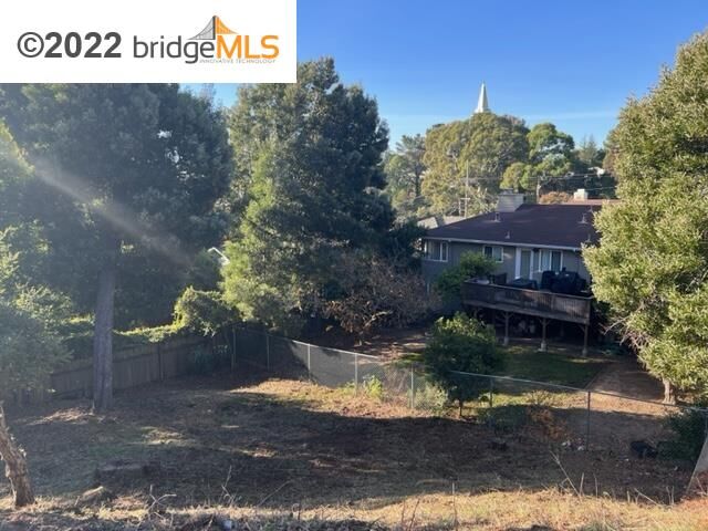 Property Photo:  Maiden Ln  CA 94602 