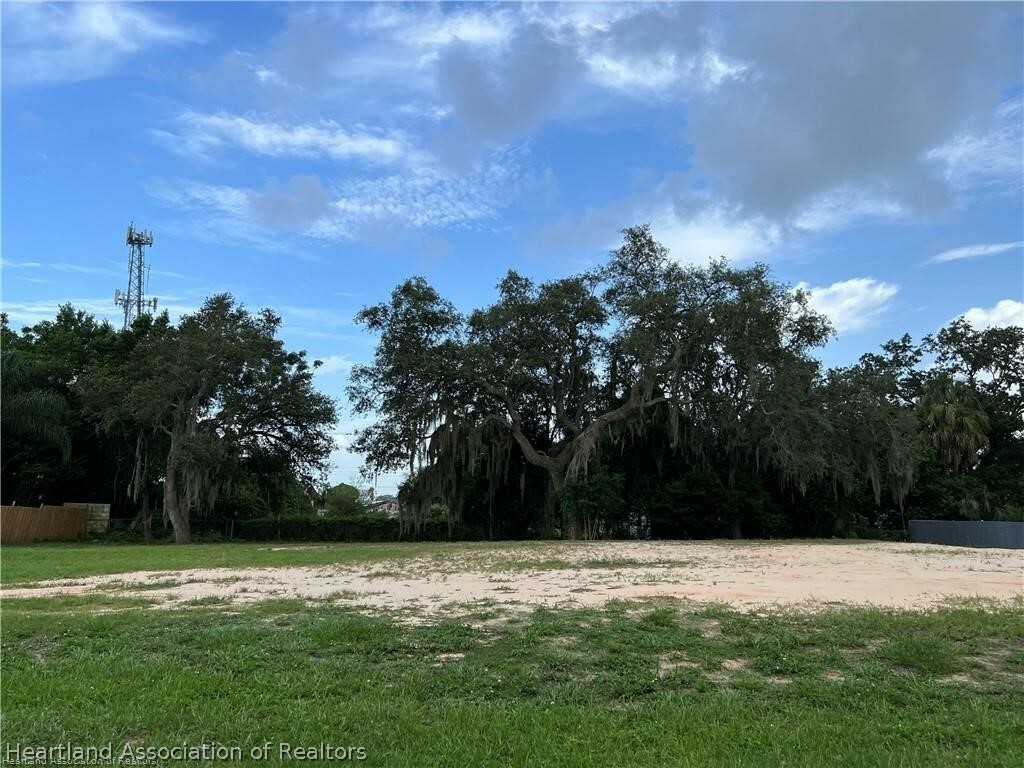 Property Photo:  325 Hemlock Avenue  FL 33870 