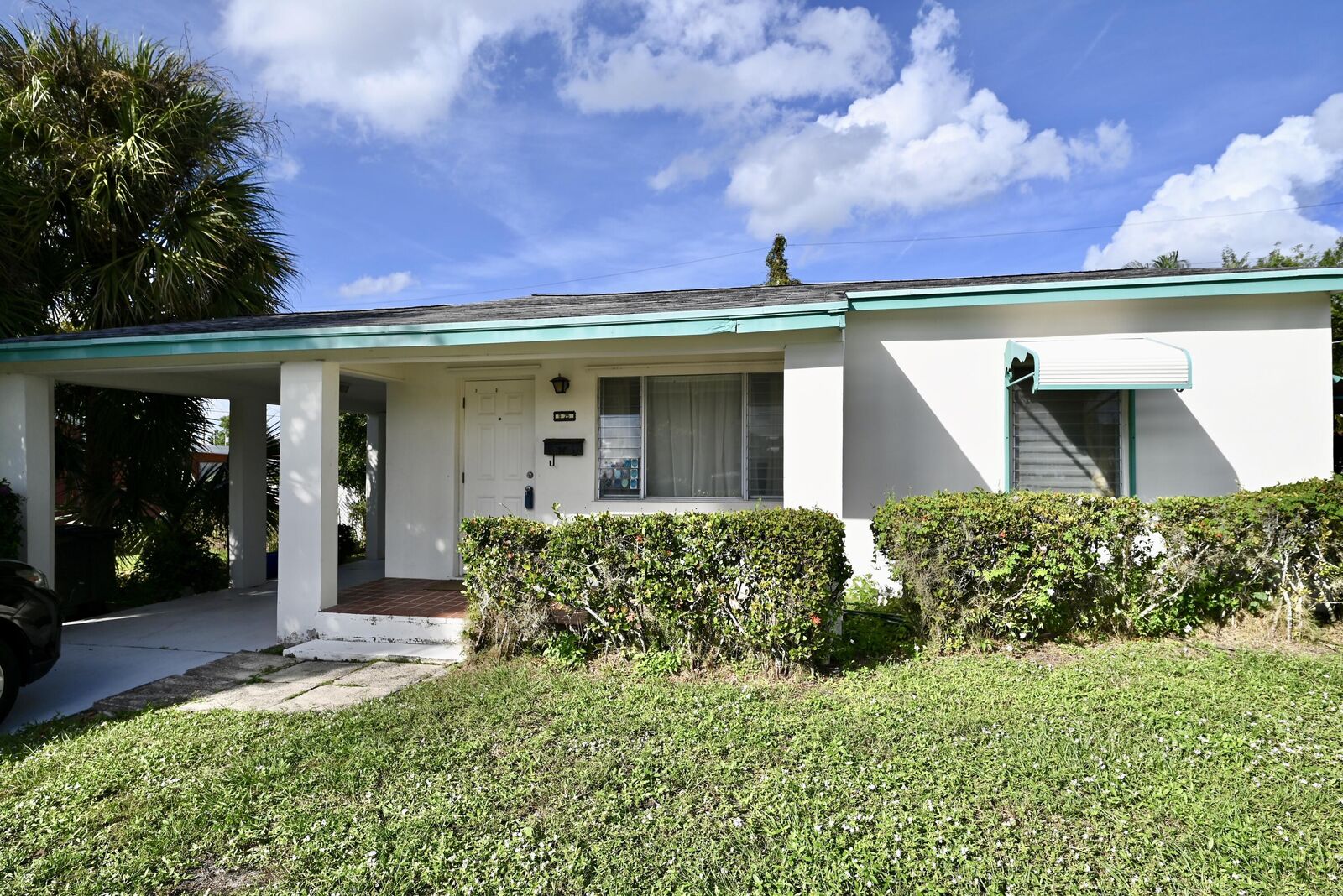 Property Photo:  925 31st Street  FL 33407 