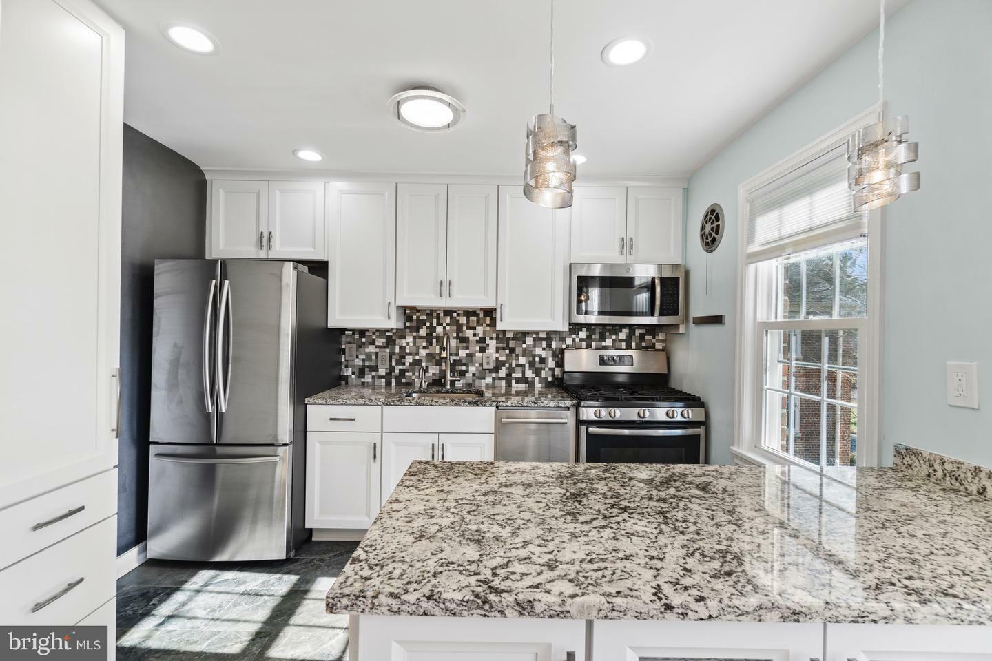 Property Photo: 6626 E Wakefield Drive B-2 VA 22307