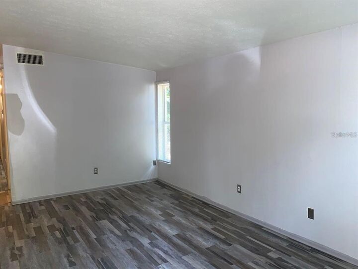 Property Photo: 8725 N 48th Street FL 33617