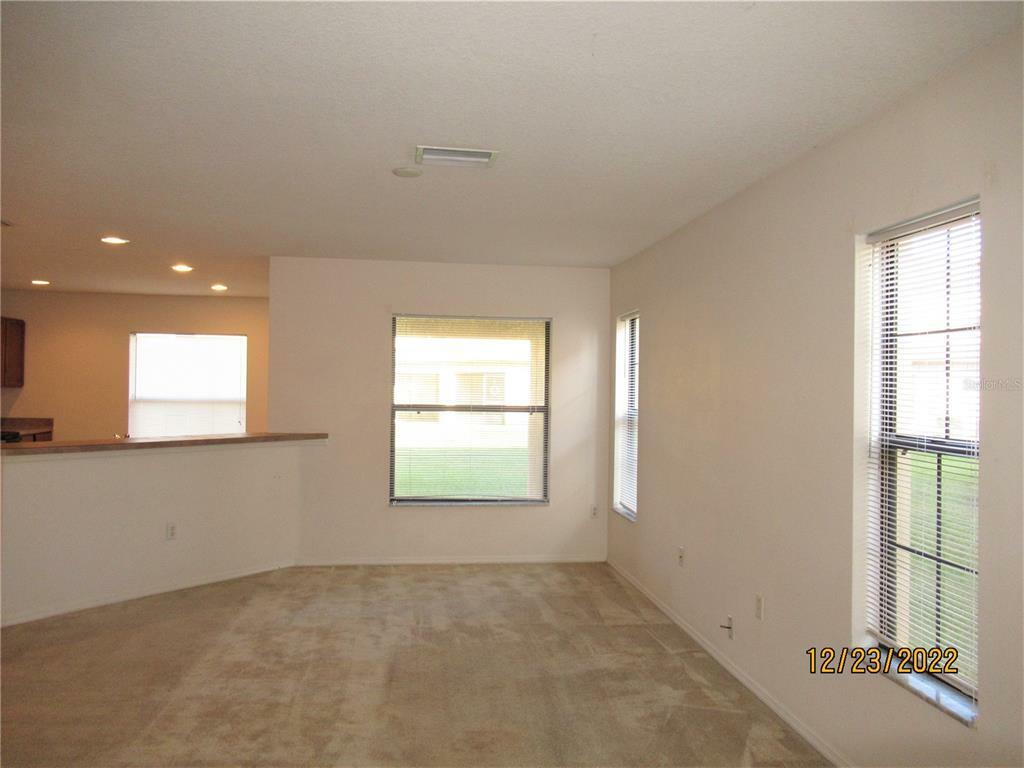 Property Photo: 2445 Edgewater Falls Drive FL 33511