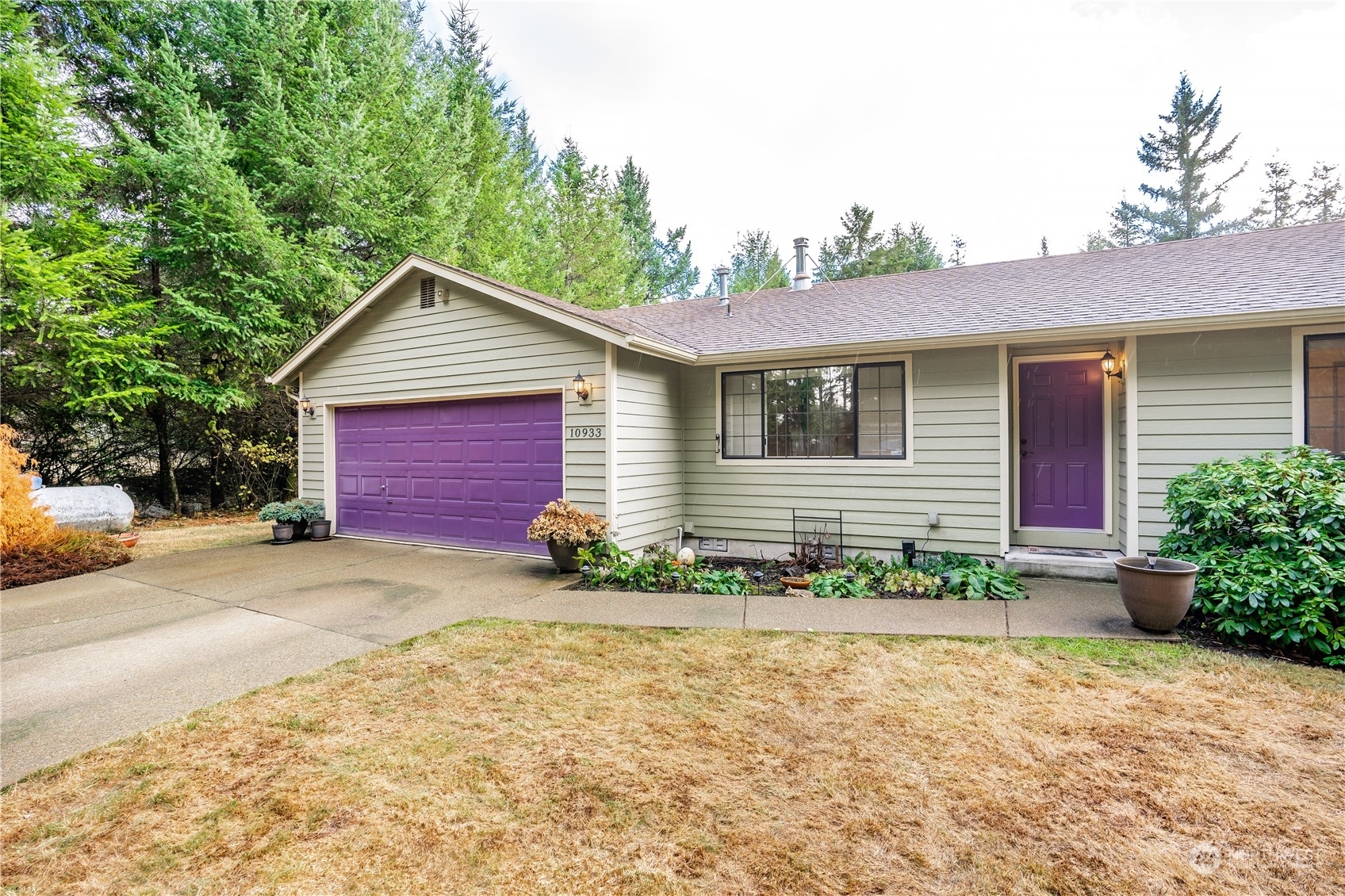 Property Photo:  10933 138th Avenue SE  WA 98576 