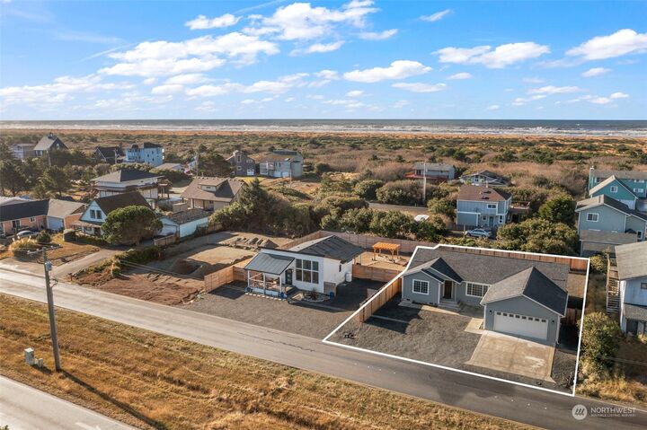 Property Photo:  573 SW Ocean Shores Boulevard  WA 98569 