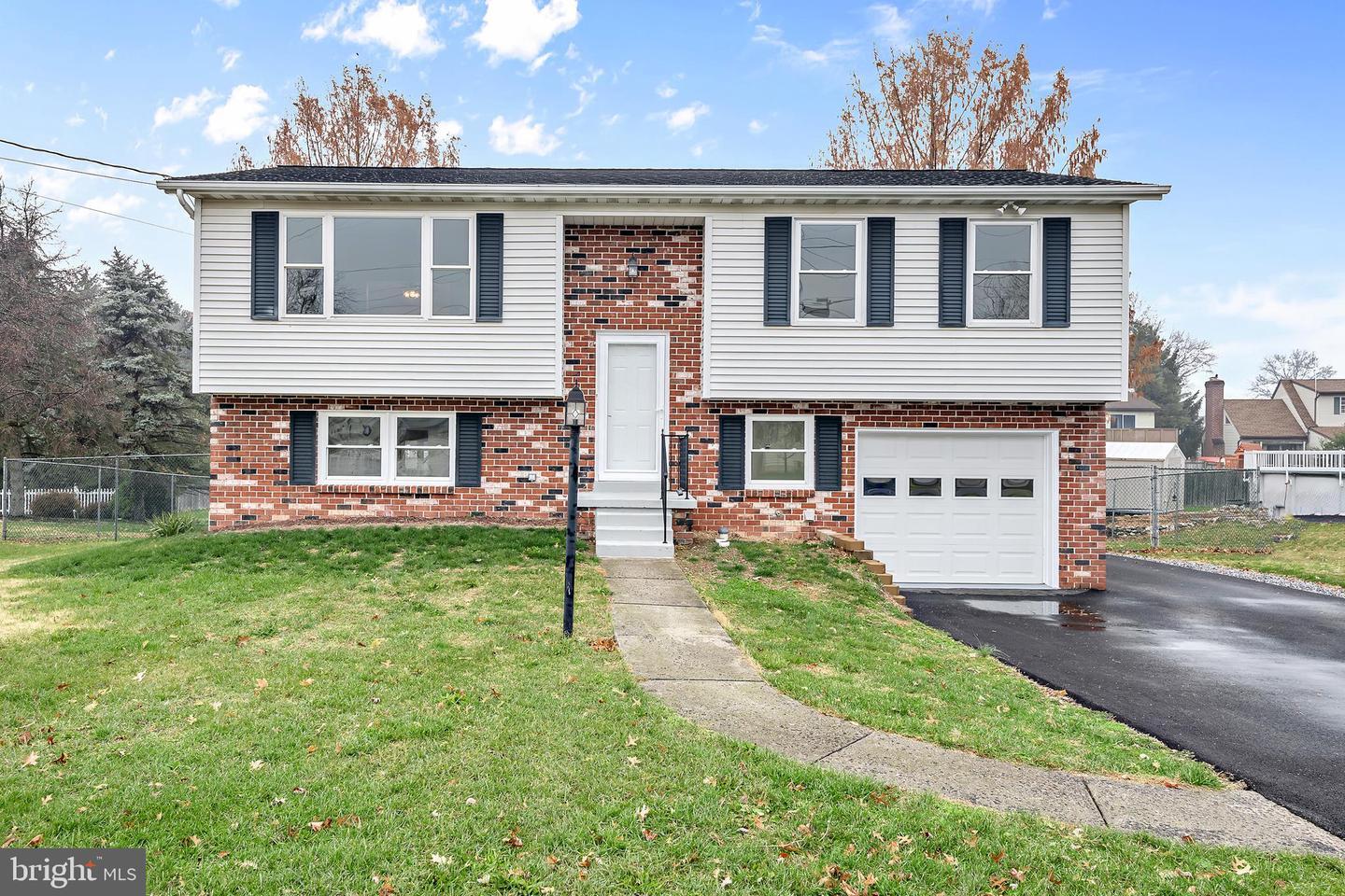 1705 Sapphire Road  York PA 17408 photo