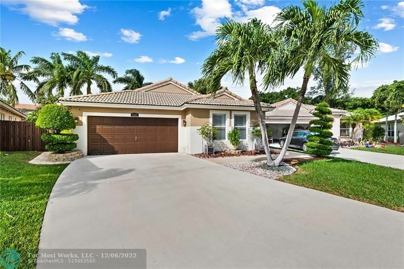 Property Photo: 6281 NW 41st Way FL 33073