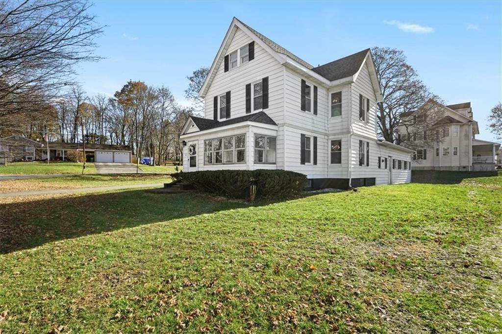 Property Photo:  6 Indian Lane  NY 12603 