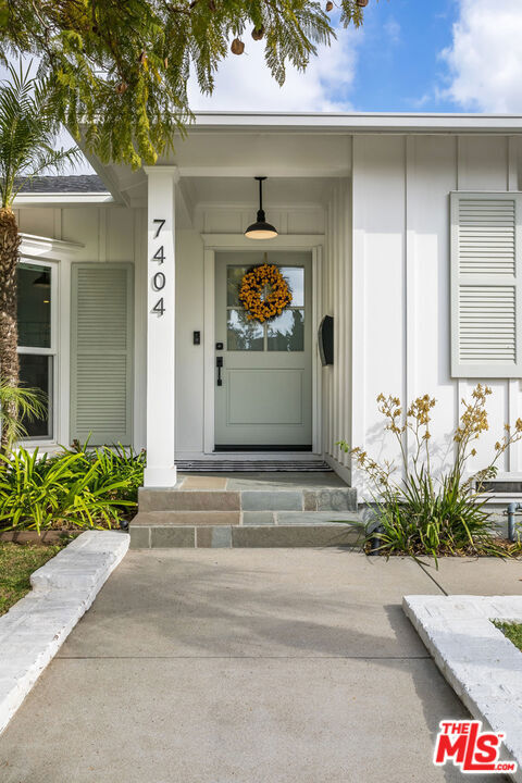 Property Photo: 7404 Kentwood Avenue CA 90045