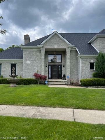 Property Photo:  48475 Red Oak Drive  MI 48315 