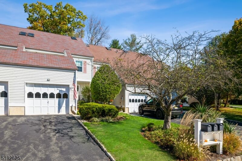 Property Photo:  21 Aberdeen Dr  NJ 07945 