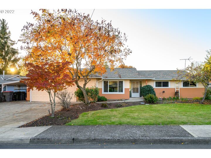 2131 NW Adams St  McMinnville OR 97128 photo