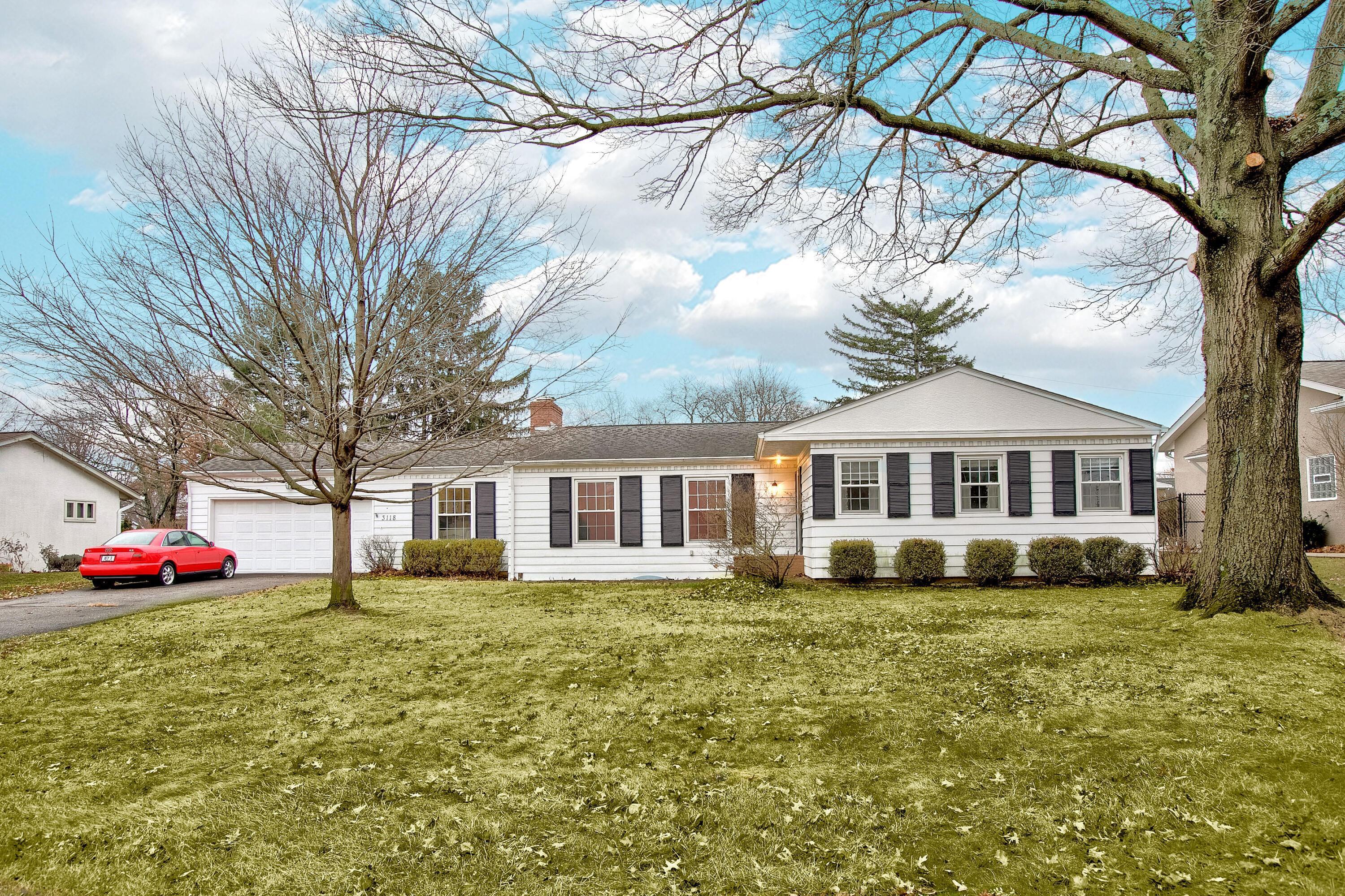 Property Photo: 3118 Halesworth Road OH 43221