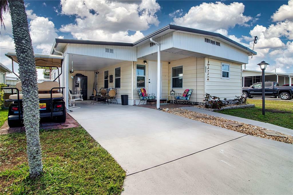 Property Photo:  922 49th Avenue W  FL 34207 