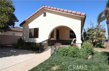 Property Photo:  425 E Hermosa Street  CA 93454 