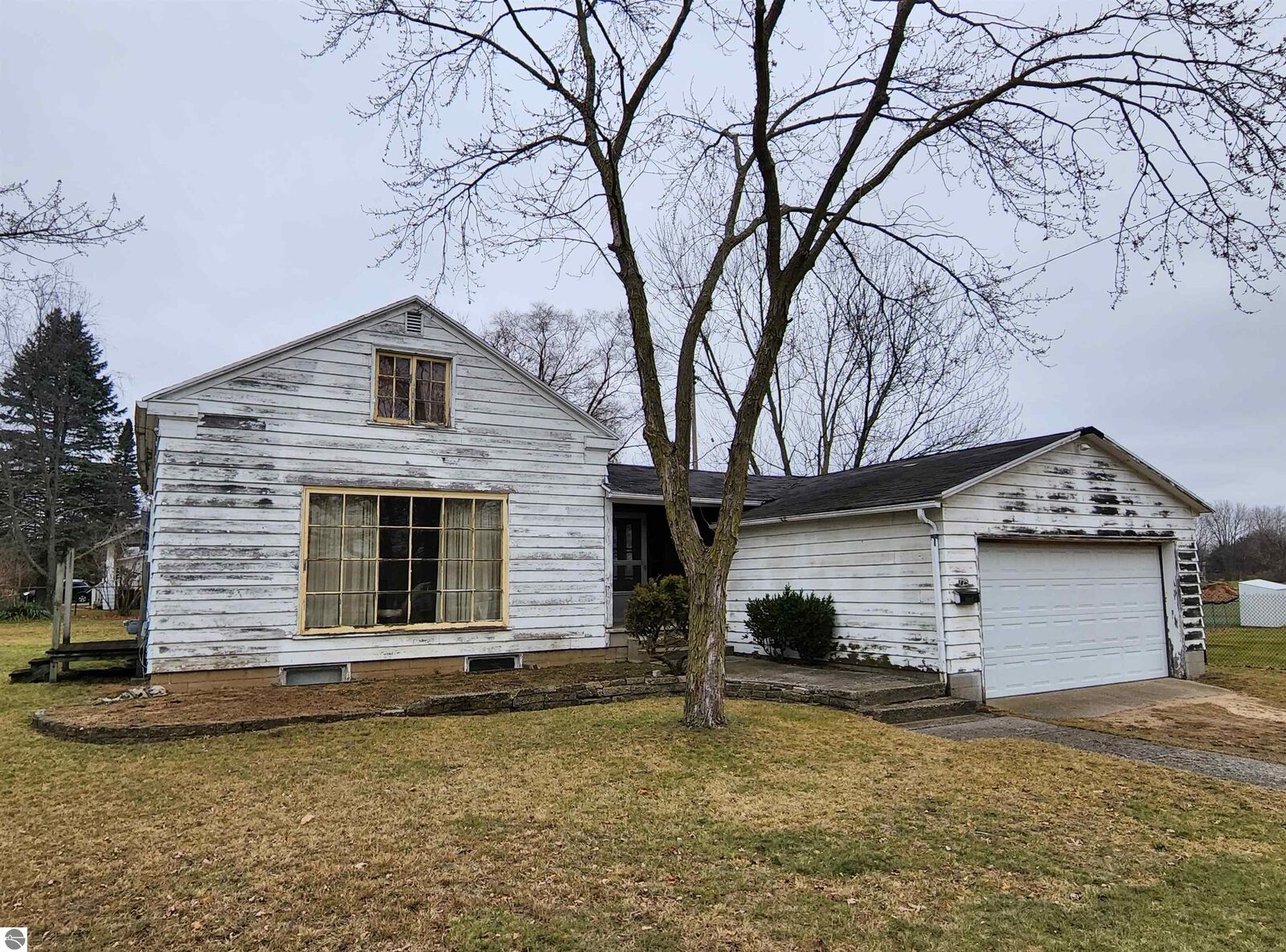 Property Photo:  725 Washington Avenue  MI 48801 