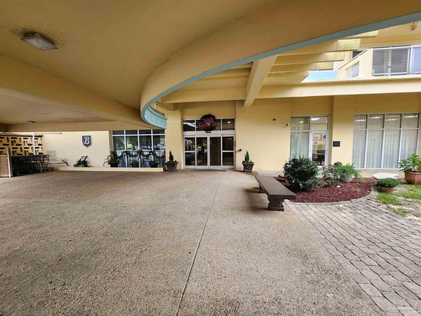Property Photo:  825 Bayshore Dr 1203  FL 32507 