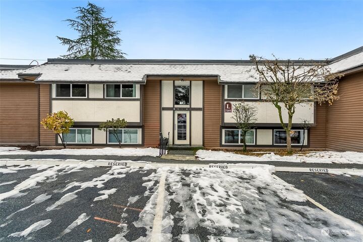 Property Photo:  7201 224th Street SW L3  WA 98026 