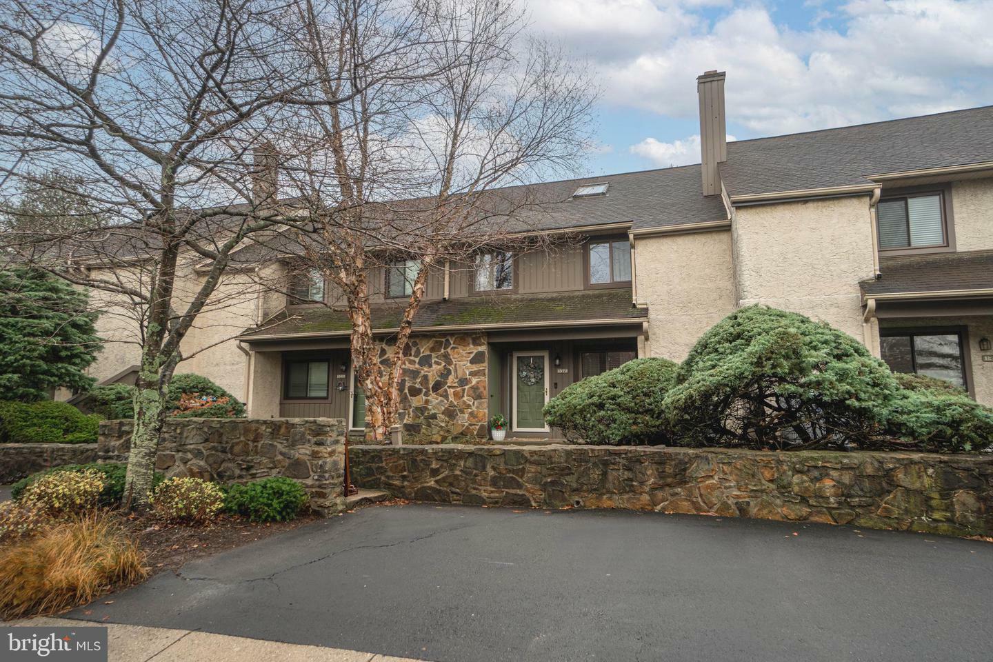 Property Photo:  1579 Little Croft Court  PA 19067 