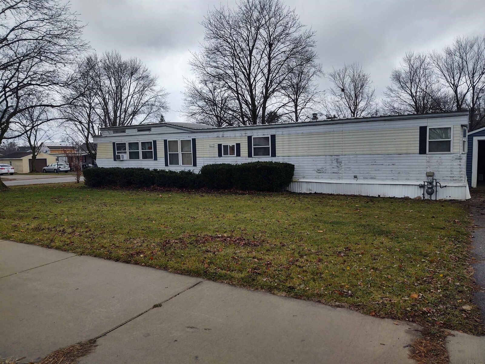Property Photo: 1556 Cove Place IN 46545