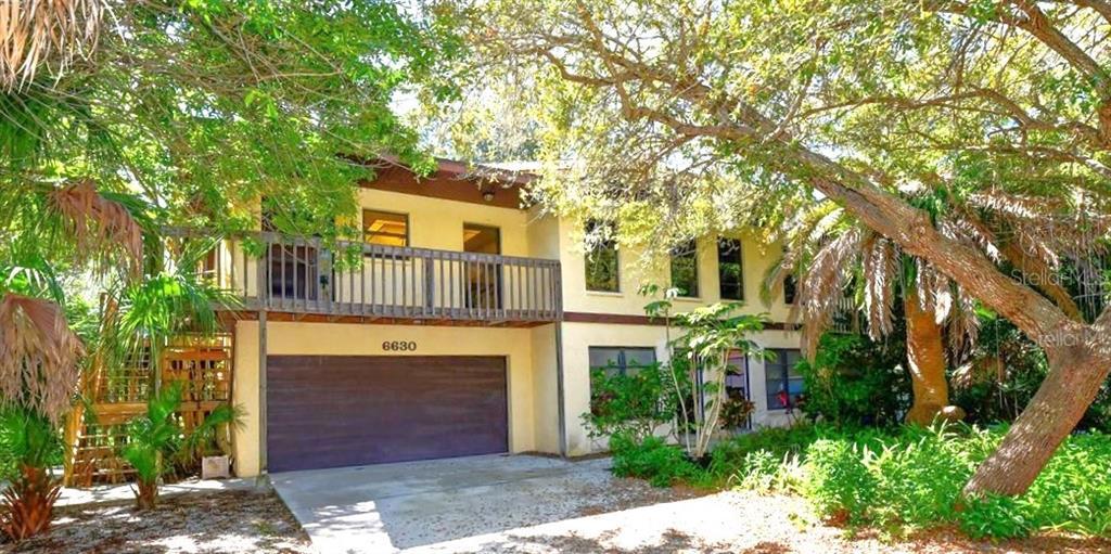 Property Photo: 6628 Peacock Road FL 34242