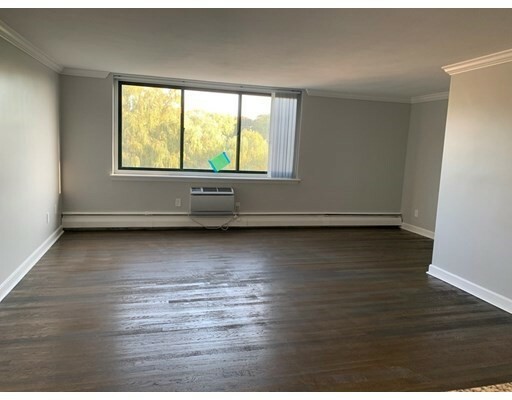 Property Photo: 519 Washington St 8 MA 02446