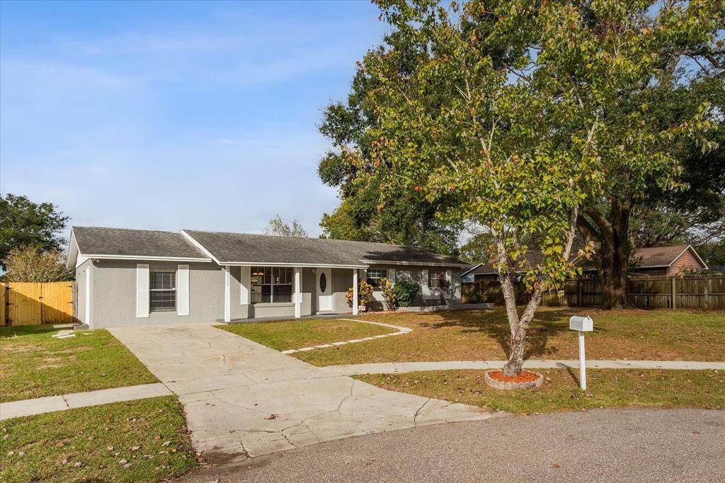 Property Photo:  5350 Green Velvet Court  FL 32808 