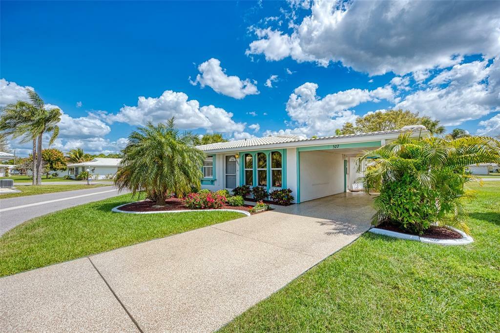 Property Photo:  527 Circlewood Drive R-16  FL 34293 