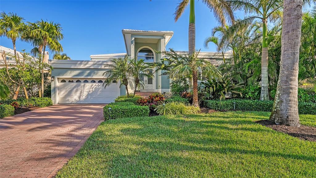 Property Photo: 3482 Mistletoe Lane FL 34228
