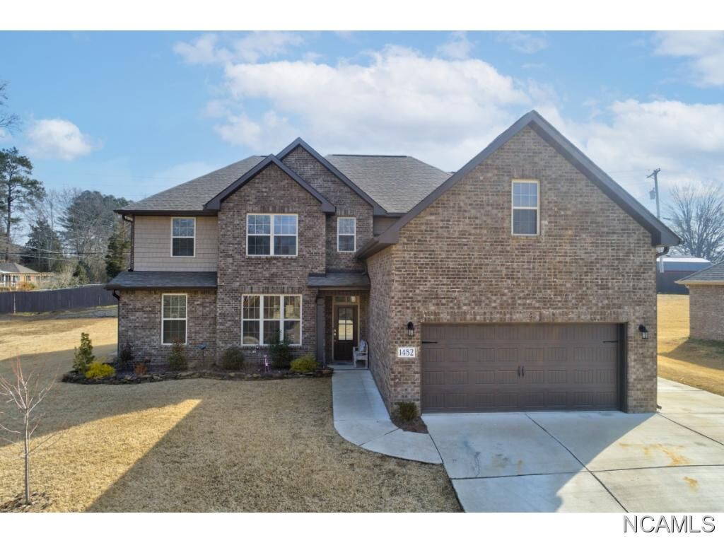 Property Photo:  1482 Stonewater Dr NE  AL 35055 