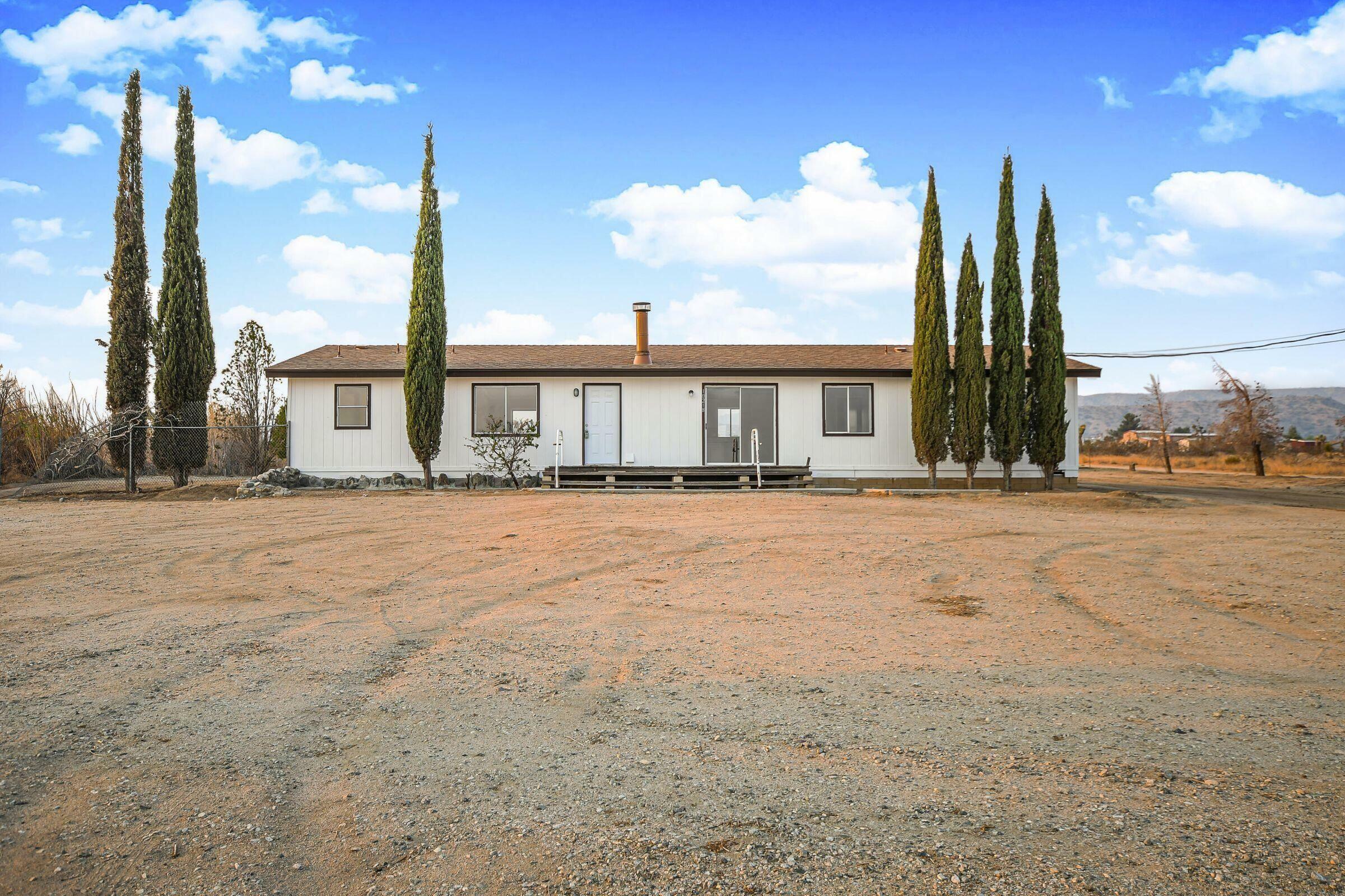 Property Photo:  10218 E Avenue W  CA 93543 