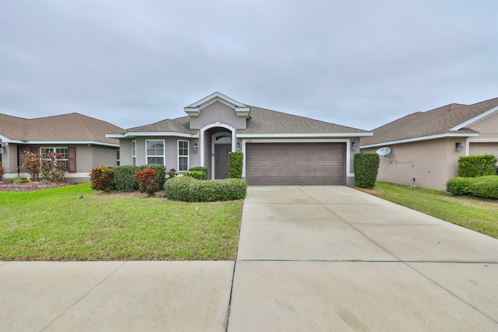 Property Photo:  10918 Standing Stone Drive  FL 33598 