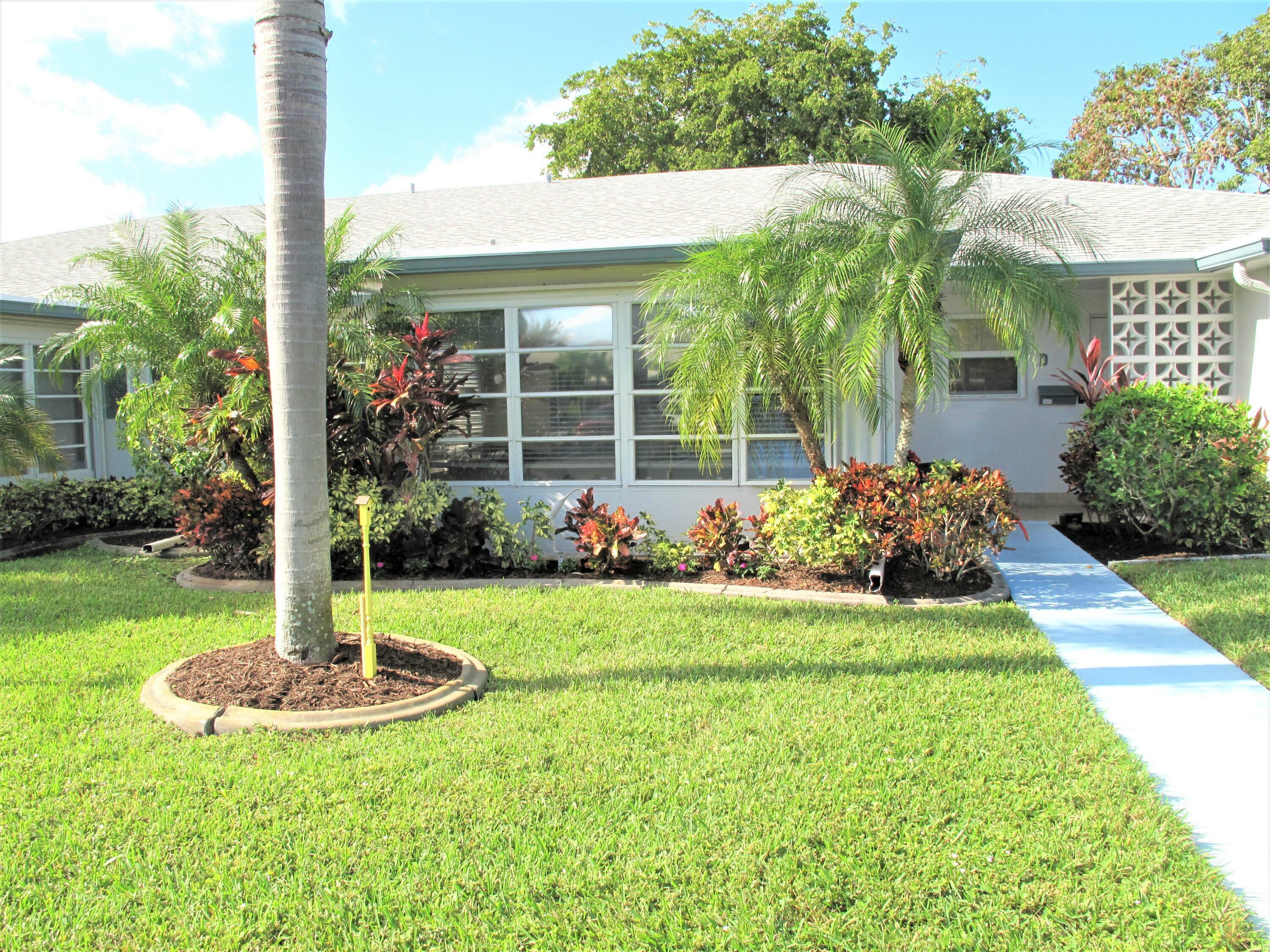 Property Photo:  1132 Circle Terrace W C  FL 33445 