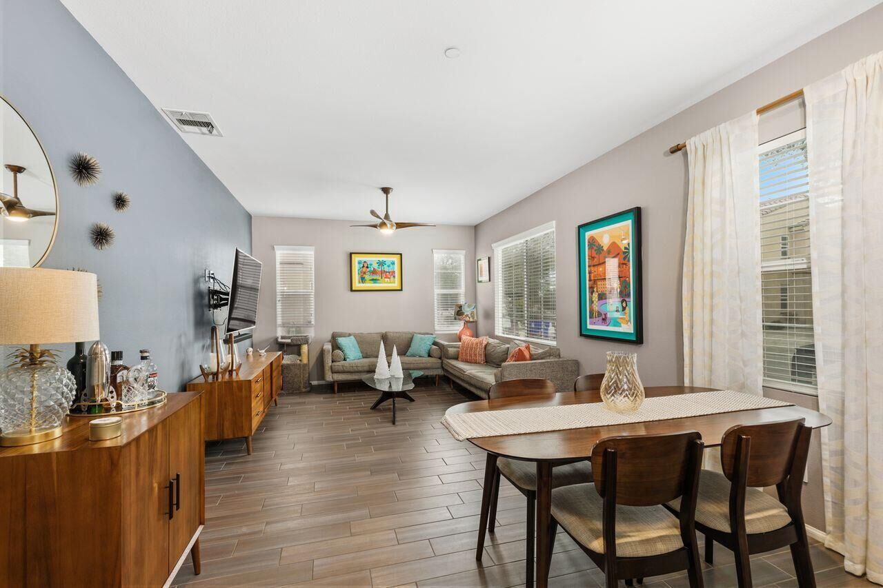 Property Photo:  613 Calle Vibrante  CA 92211 