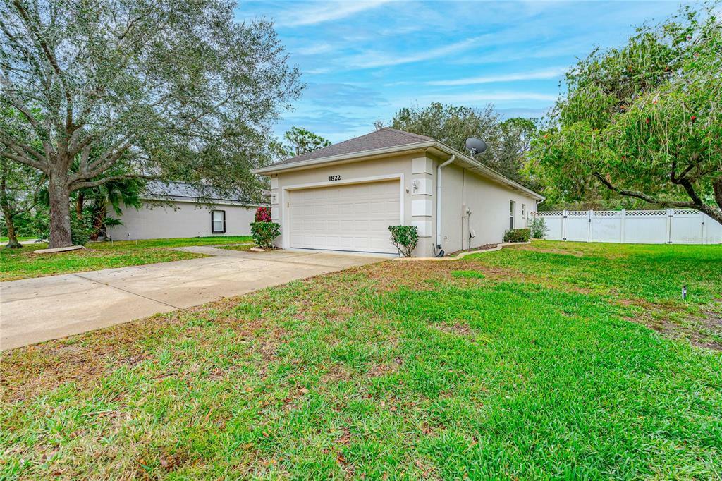 Property Photo:  1822 Forest Preserve Boulevard  FL 32128 