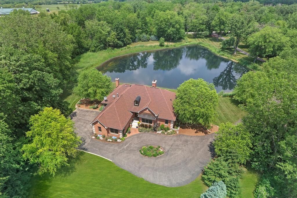 Property Photo: 385 Spring Creek Road IL 60010