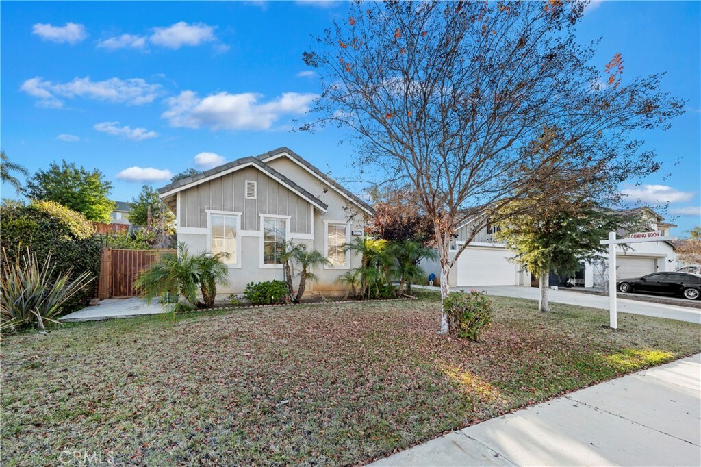 Property Photo:  12537 Poinsetta Drive  CA 92503 