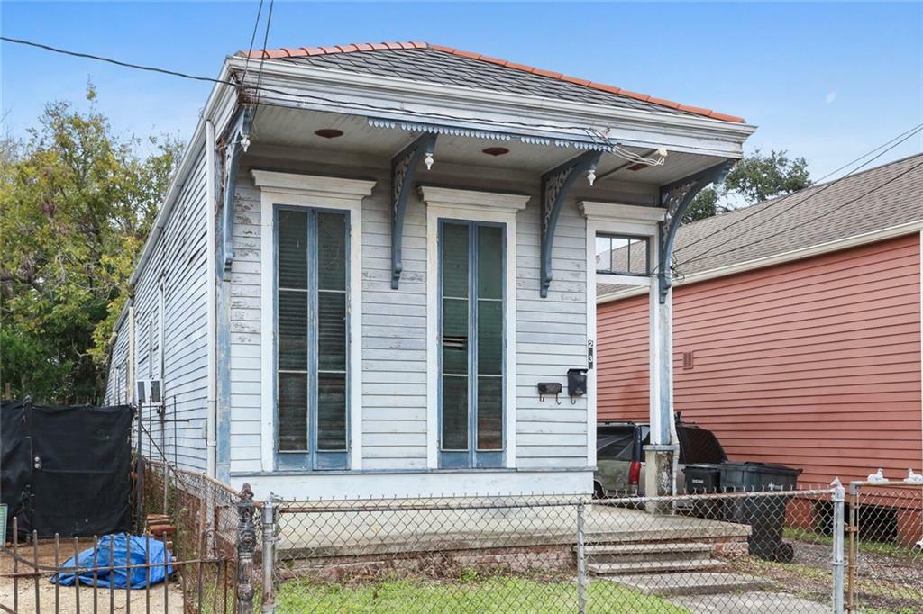 Property Photo:  2839 Laurel Street  LA 70115 