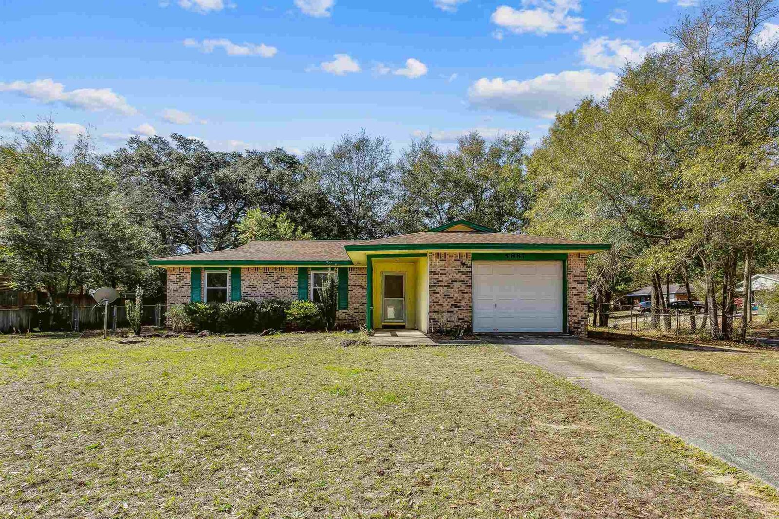 Property Photo: 5887 Independence Dr FL 32570