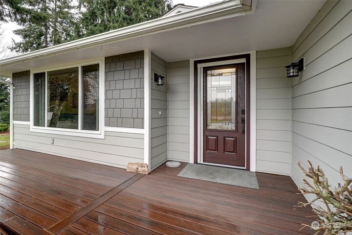 Property Photo:  5024  66th Avenue W  WA 98467 