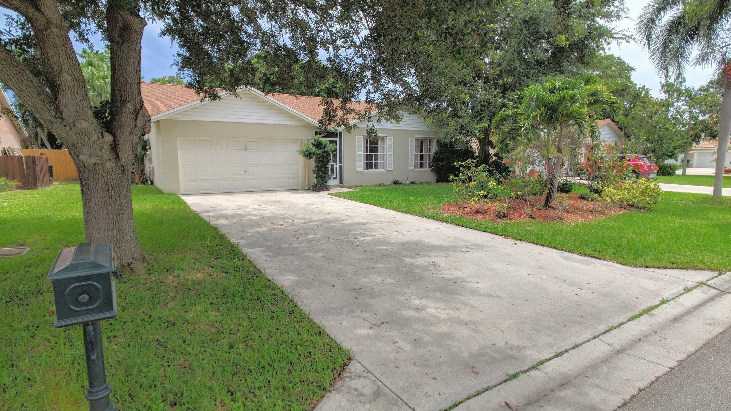 Property Photo:  6856 Farragut Lane  FL 33437 