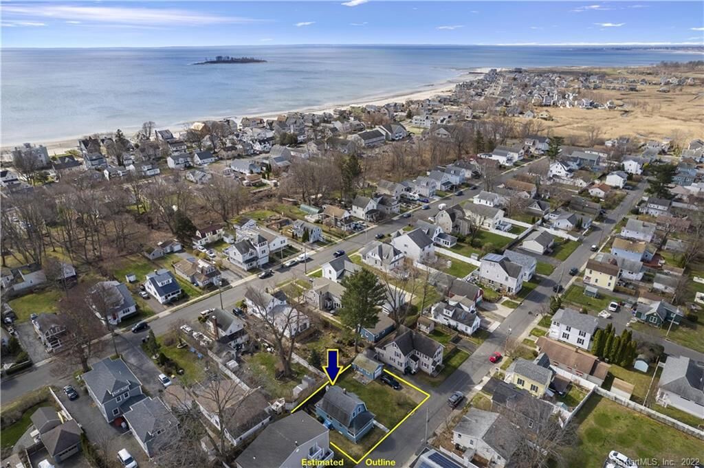 Property Photo: 10 Willow Street CT 06460