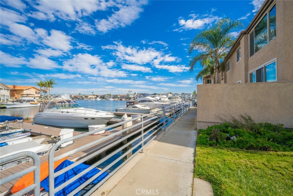 Property Photo: 17094 Bluewater Lane 131 CA 92649
