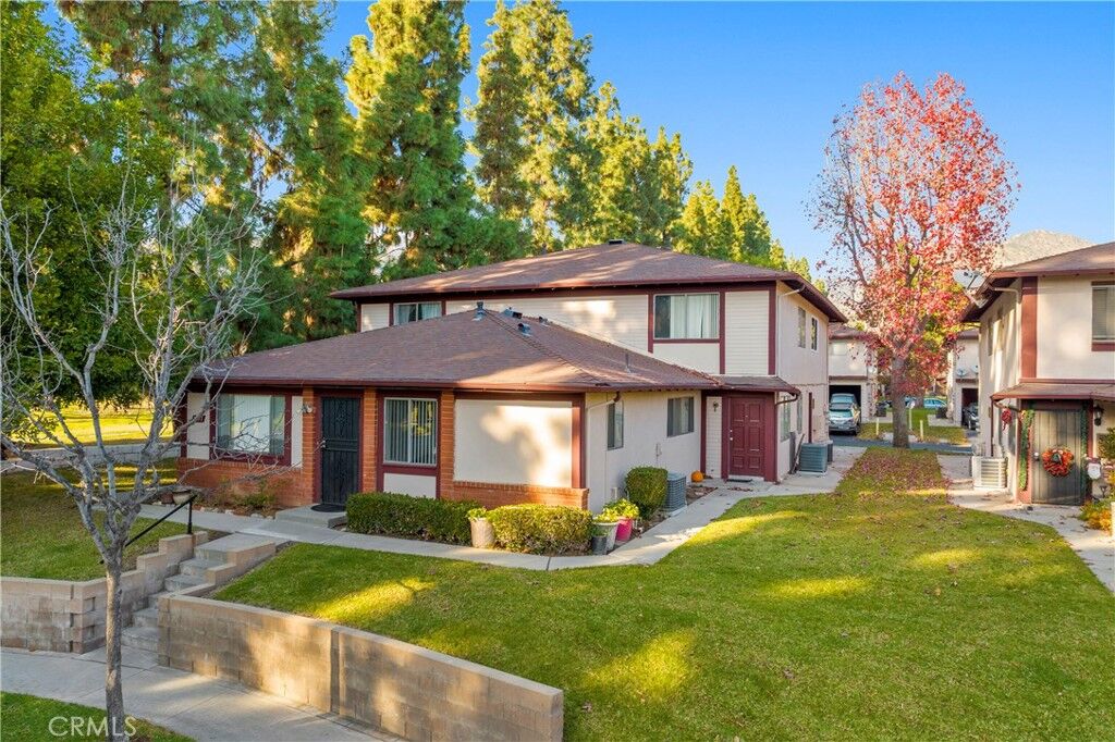 Property Photo:  1191 West Calle Del Sol 4  CA 91702 